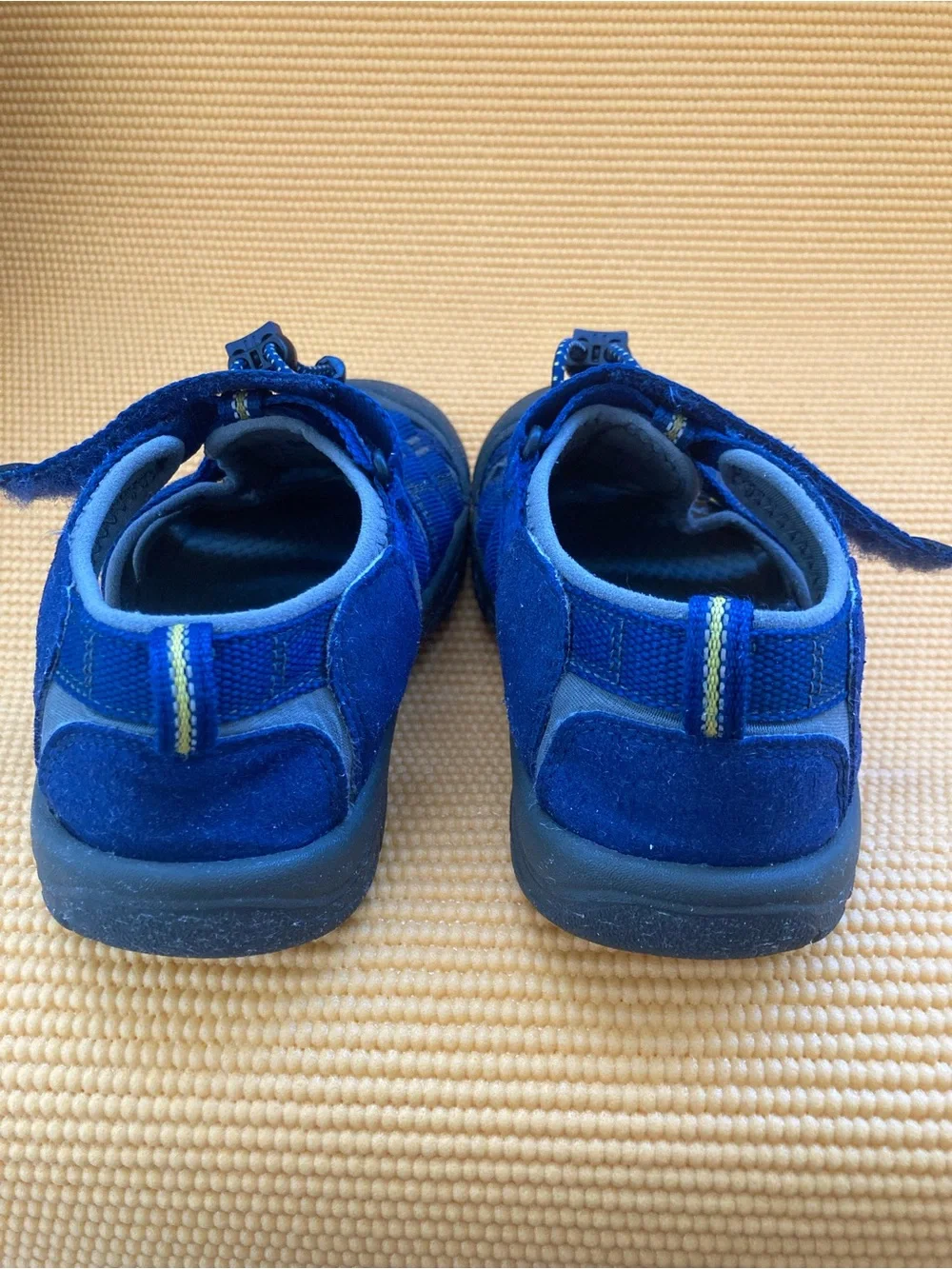 Keens Newport H2 little boys size 3 ( measures